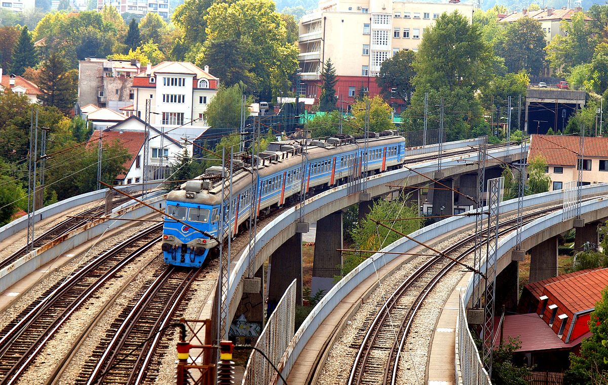1200px-Railway_bridges_belgrade_railway_junction.jpg