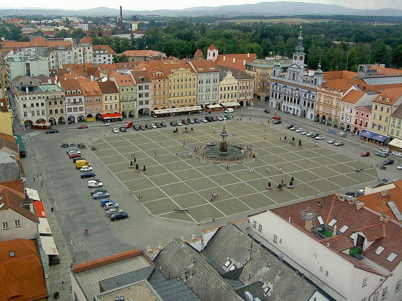 800px-České_Budějovice_Square.jpg