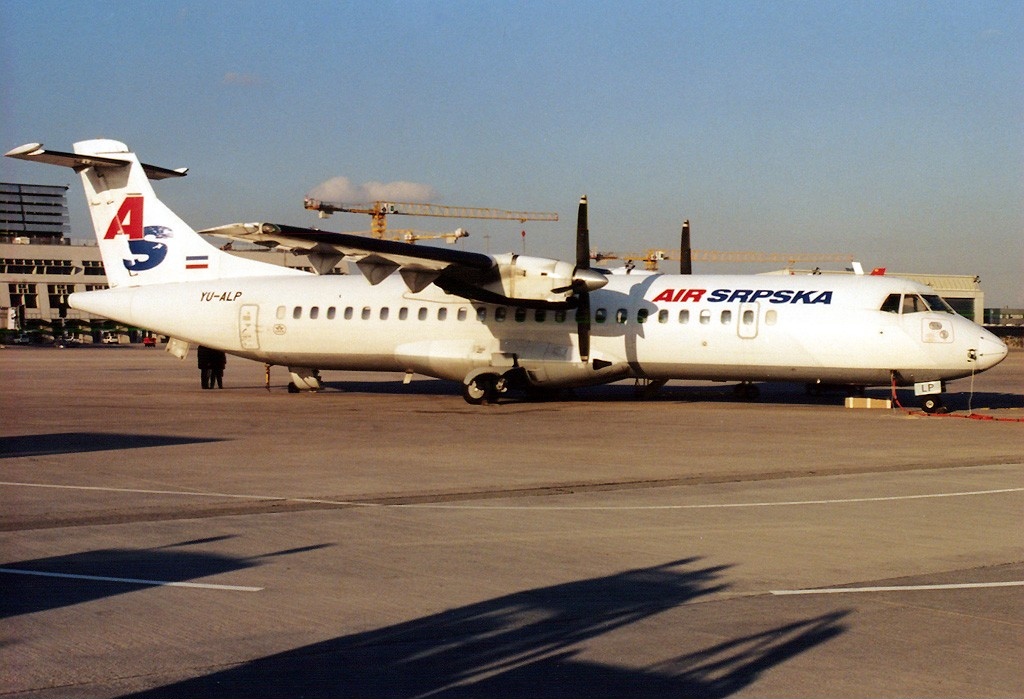 ATR_ATR-72-202,_Air_Srpska_(JAT_-_Yugoslav_Airlines)_AN0205128.jpg