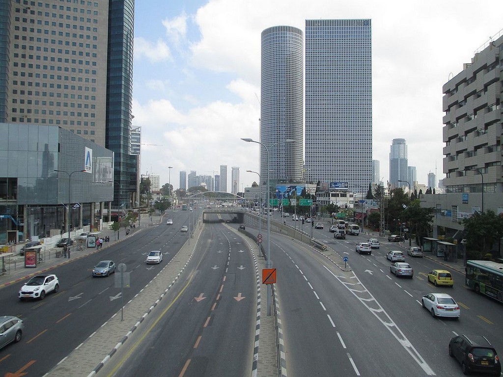Begin_Road,_Tel_Aviv-Yafo.jpg