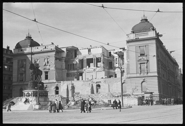 Beograd-u-danima-neposredno-posle-oslobođenja_oktobar-1944_nepoznati-autor-725x494.jpg
