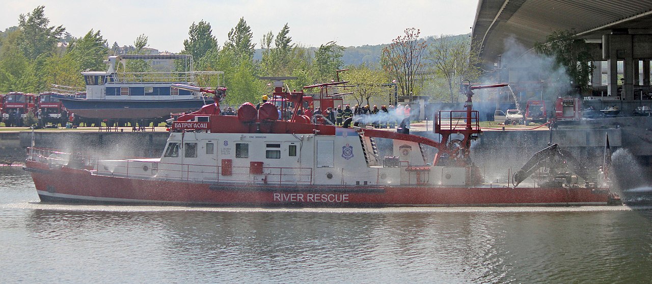 Brod vatrogasac Wikimedia slikano 19.04.2019. god Srđan Popović 7.jpg