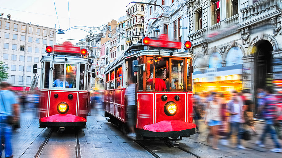 D_Galery_Istanbul tram.jpg