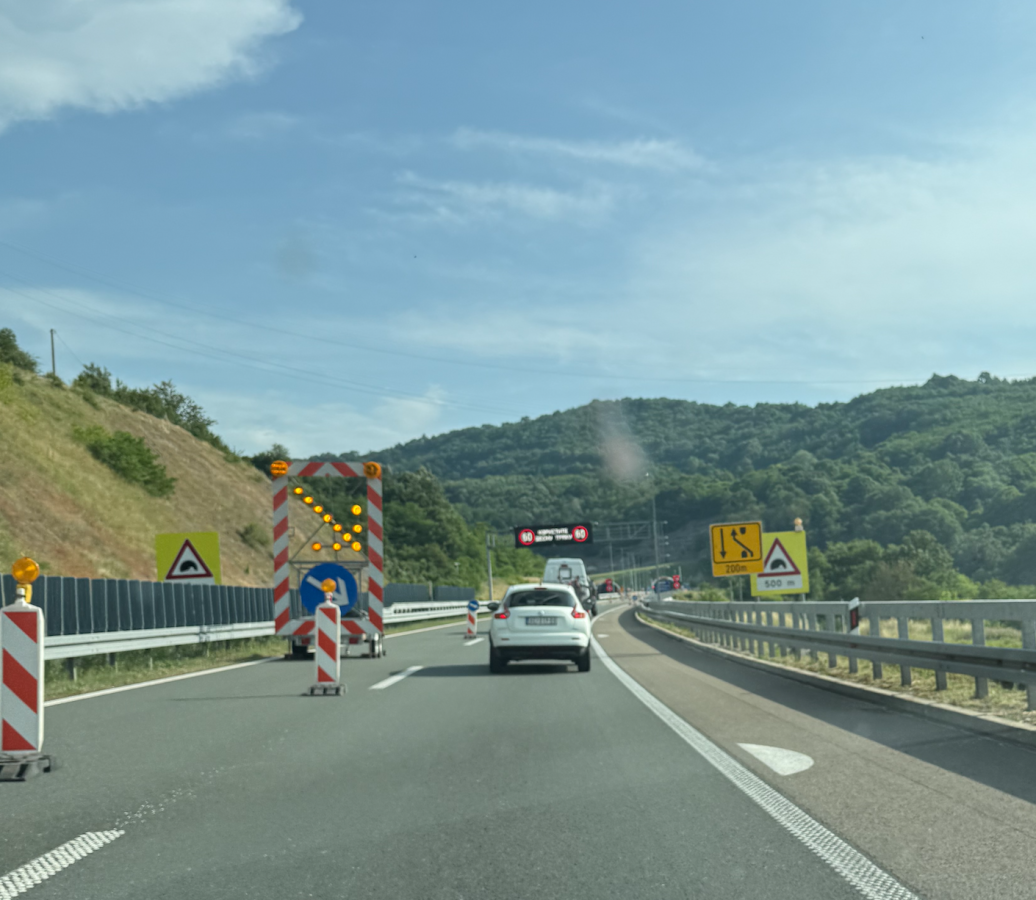 e-75 redovno održavanje novog autoputa 3.png