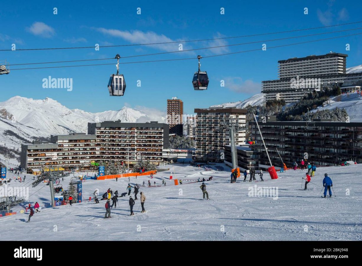 france-savoie-73-massif-de-la-vanoise-domaine-skiable-des-trois-vallees-saint-martin-de-bellev...jpg