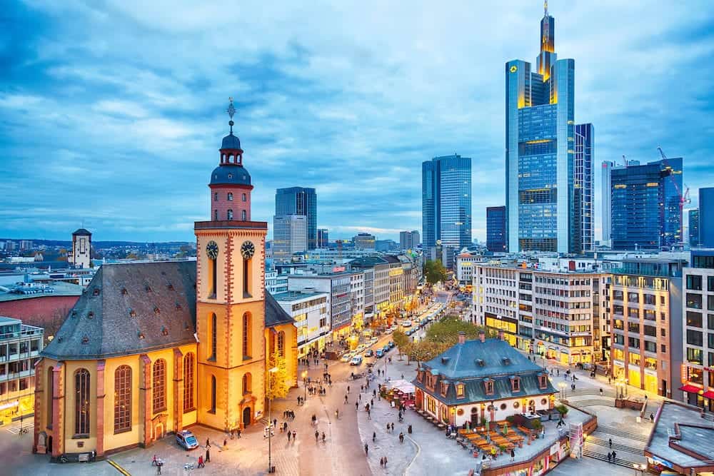 Frankfurt-View-to-skyline-of-Frankfurt-in-sunset-blue-hour.-St-Pauls-Church-and-the-Hauptwache...jpg