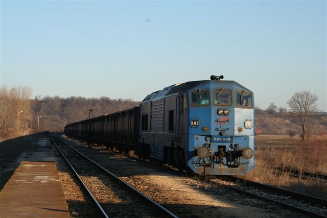 Freight_train-Brusnik-2.jpg