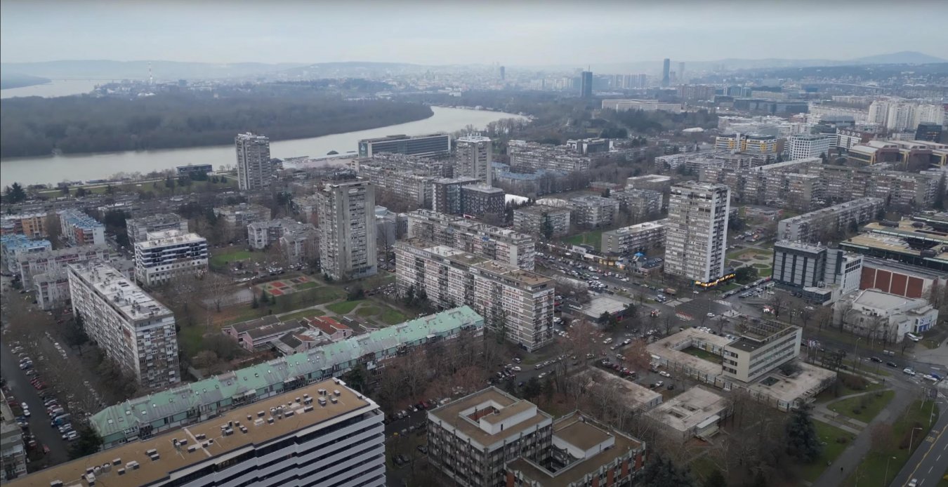 Hotel Jugoslavija iz drona, pogled ka Dunavu 2.jpg