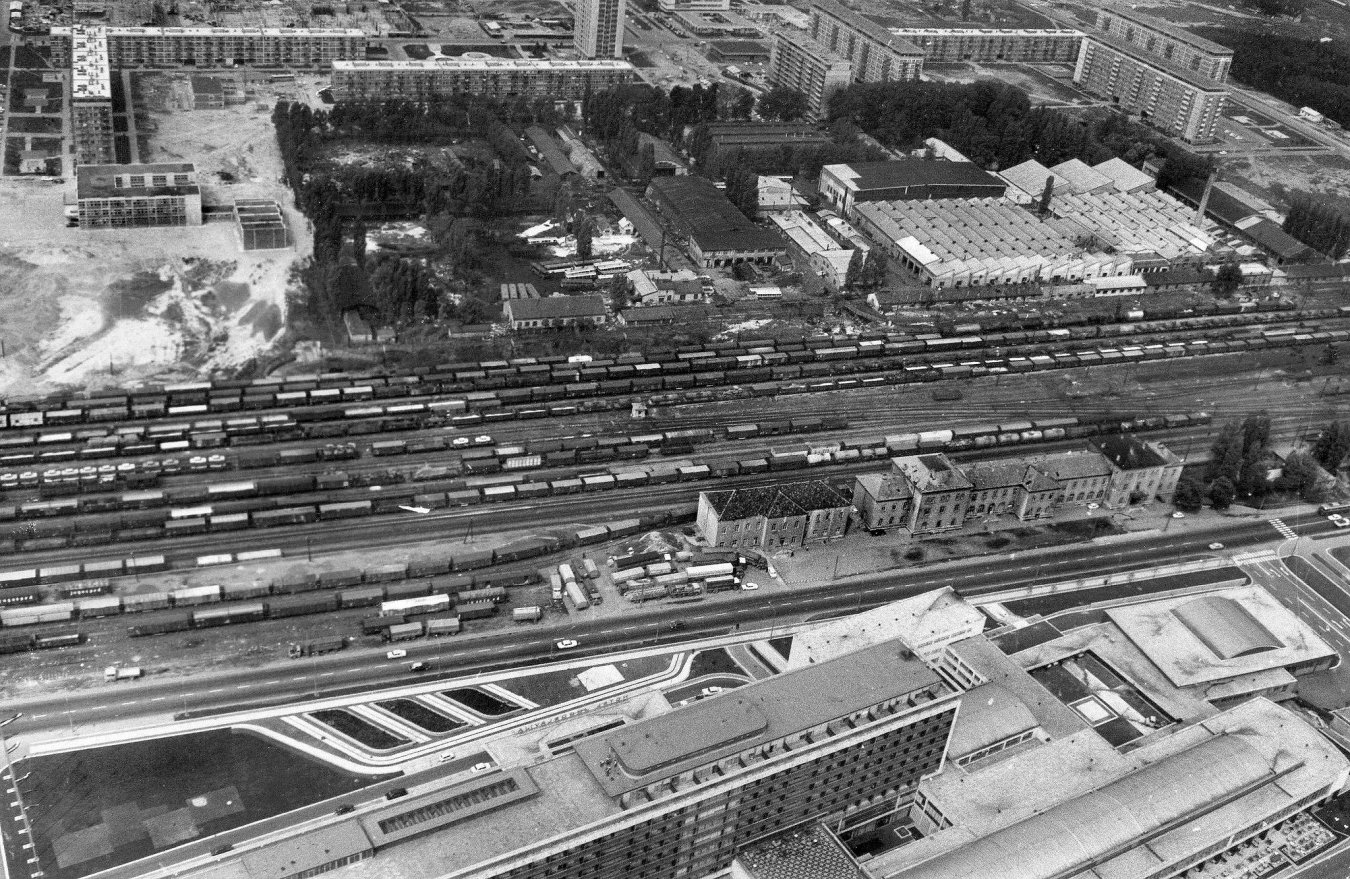 hotel Yu Zemun z stanica 1969 a.jpg