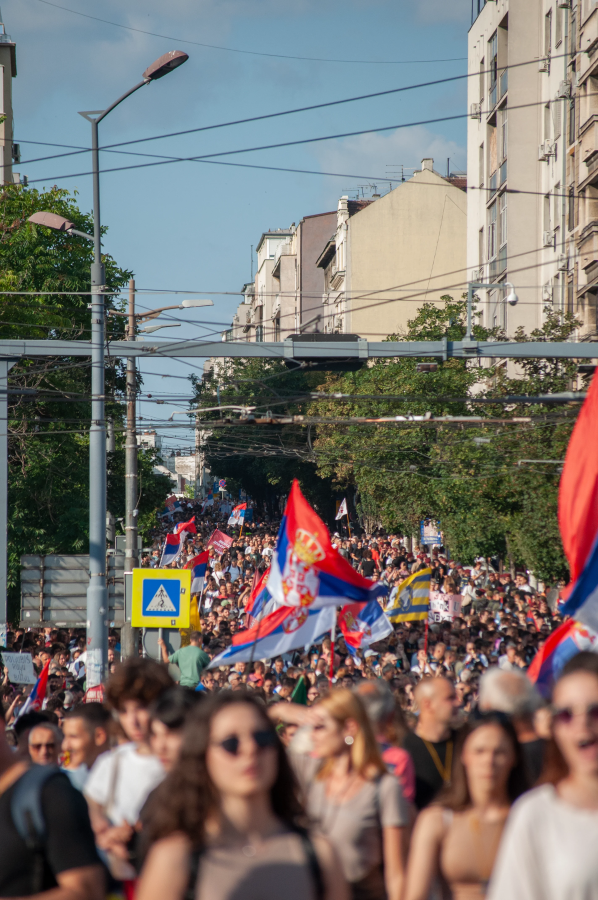 imgi_11_par-slika-sa-danasnjeg-protesta-1-2-06-28-2025-v0-p1ke79bmfr9f1.png