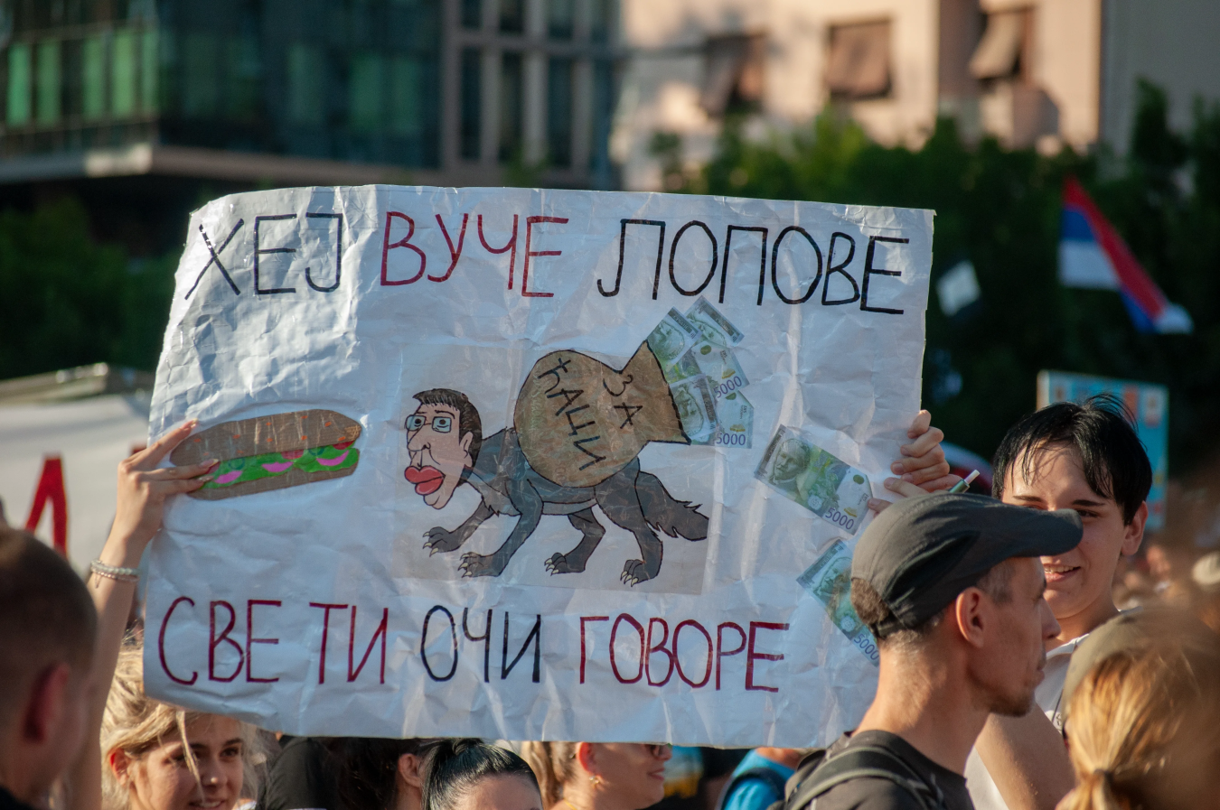 imgi_14_par-slika-sa-danasnjeg-protesta-1-2-06-28-2025-v0-1q221abmfr9f1.png