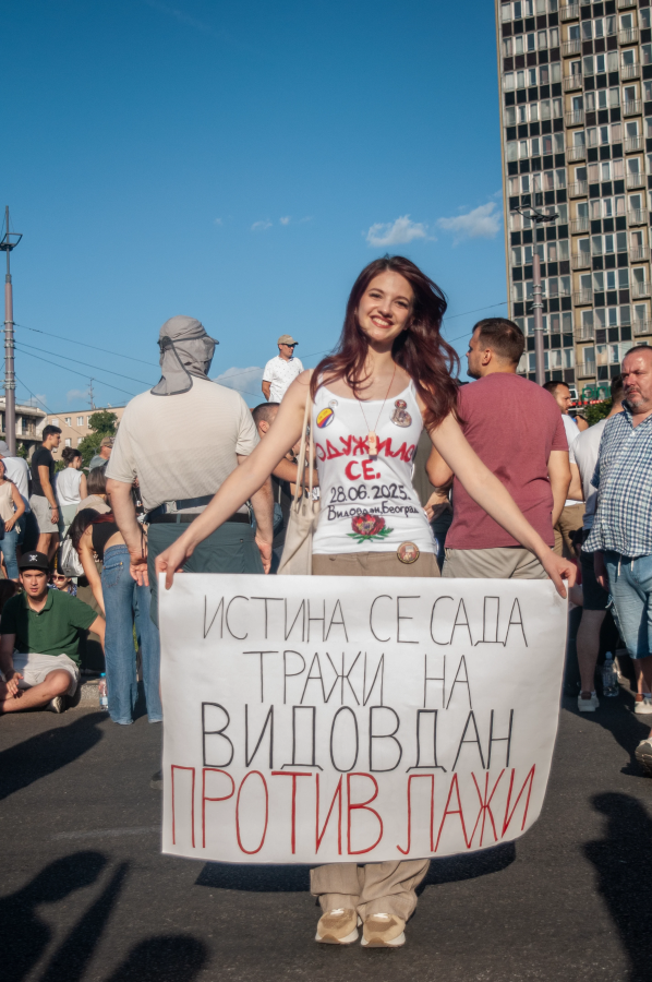 imgi_16_par-slika-sa-danasnjeg-protesta-1-2-06-28-2025-v0-ahbumabmfr9f1.png