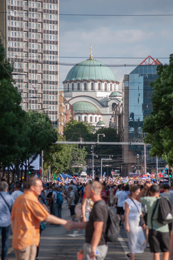 imgi_6_par-slika-sa-danasnjeg-protesta-1-2-06-28-2025-v0-gfamxabmfr9f1.png