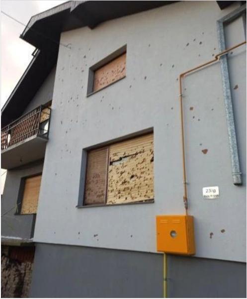 Izresetana zgrada, posledice grada u Vrbasu.jpg