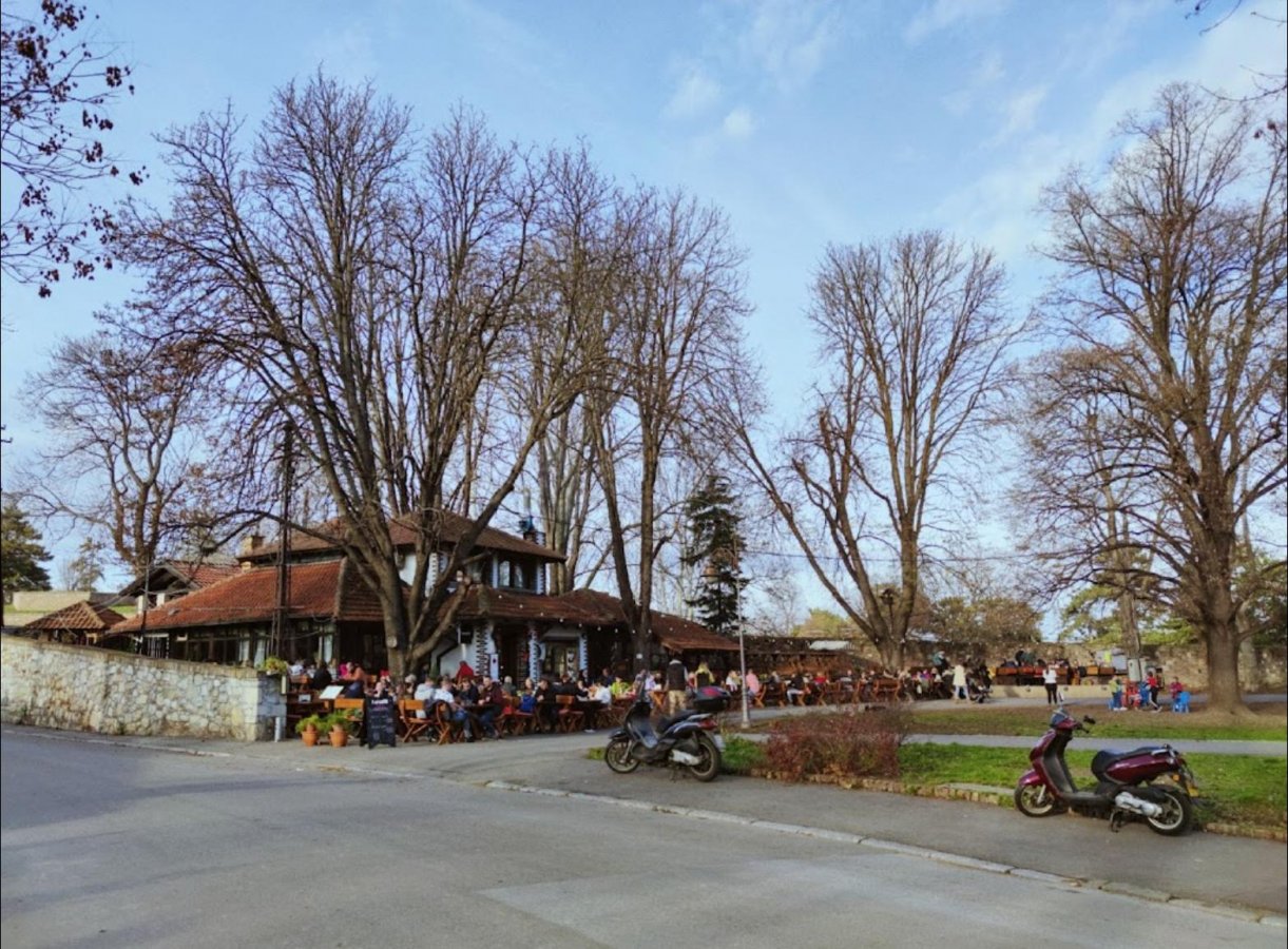 Kafana Mali Kalemegdan 1.jpg