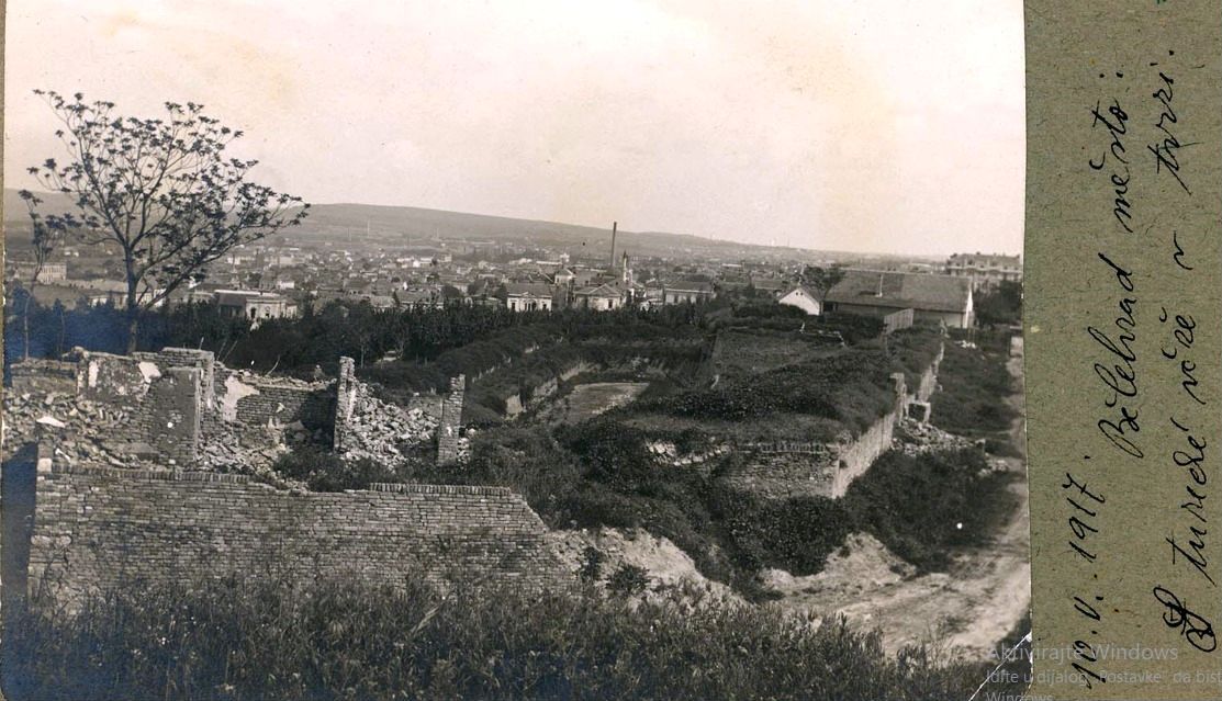 Kalemegdan pogled sa Zindan kapije 1917.jpg