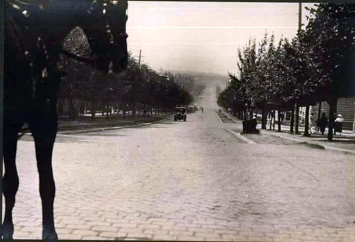 Kod Londona pogled na ulicu Kneza Milosa 1919..jpg