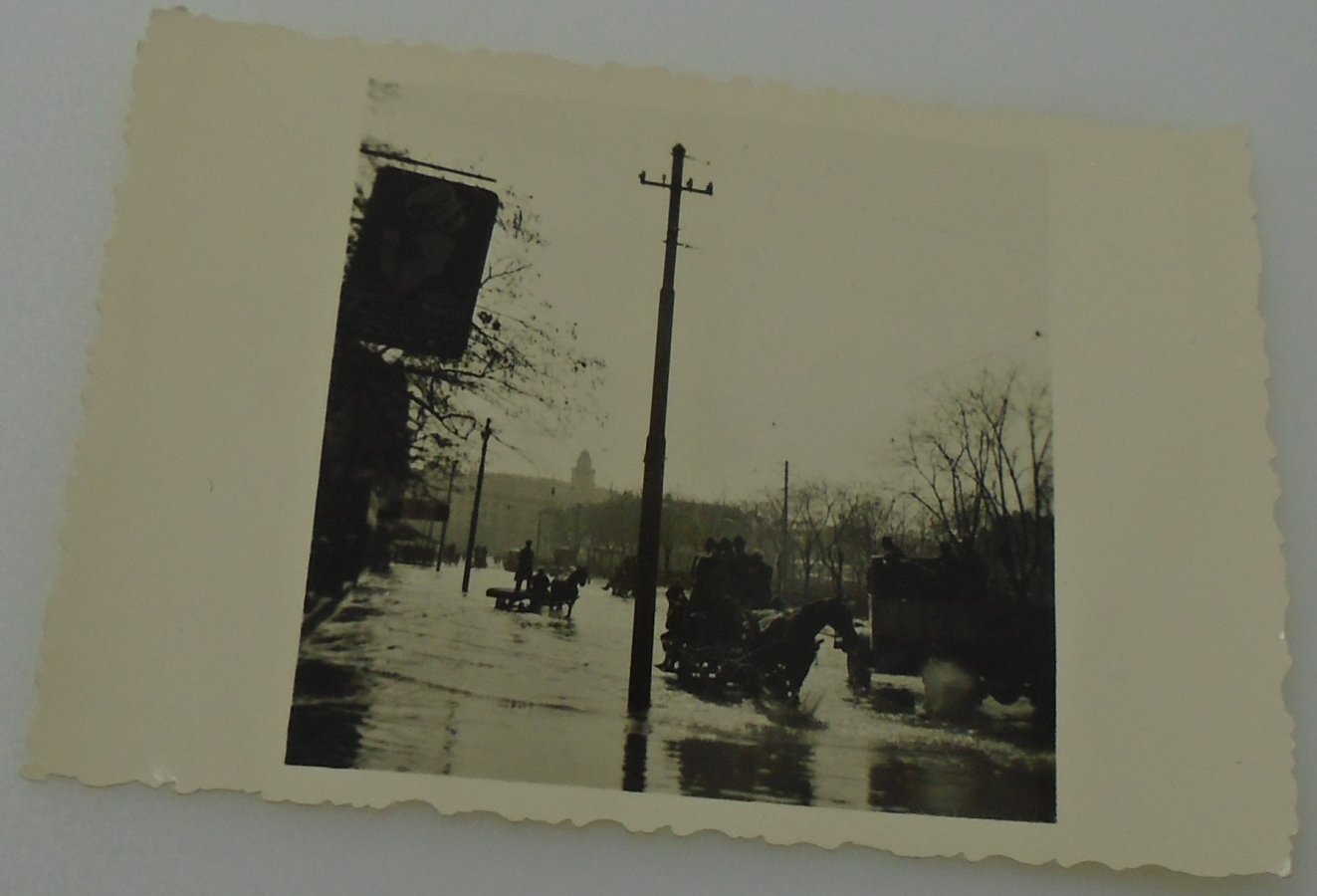 kraljevina-poplava-u-beogradu-tridesetih-godina_slika_O_327702045.jpg