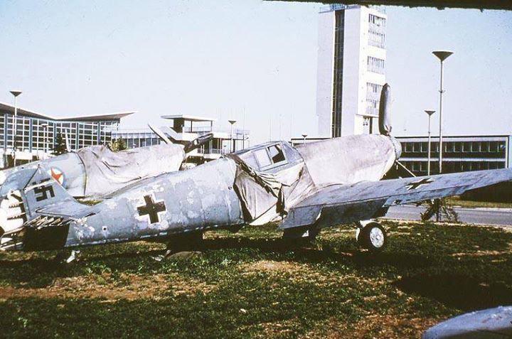 Me-109 G ispred aerodroma.jpg