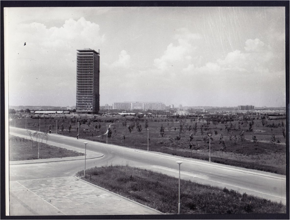 novi-beograd-zgrada-CK-1964-fotografija_slika_O_157691985.jpg