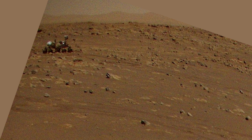 Perseverance Mars Rover iz helikoptera.jpeg