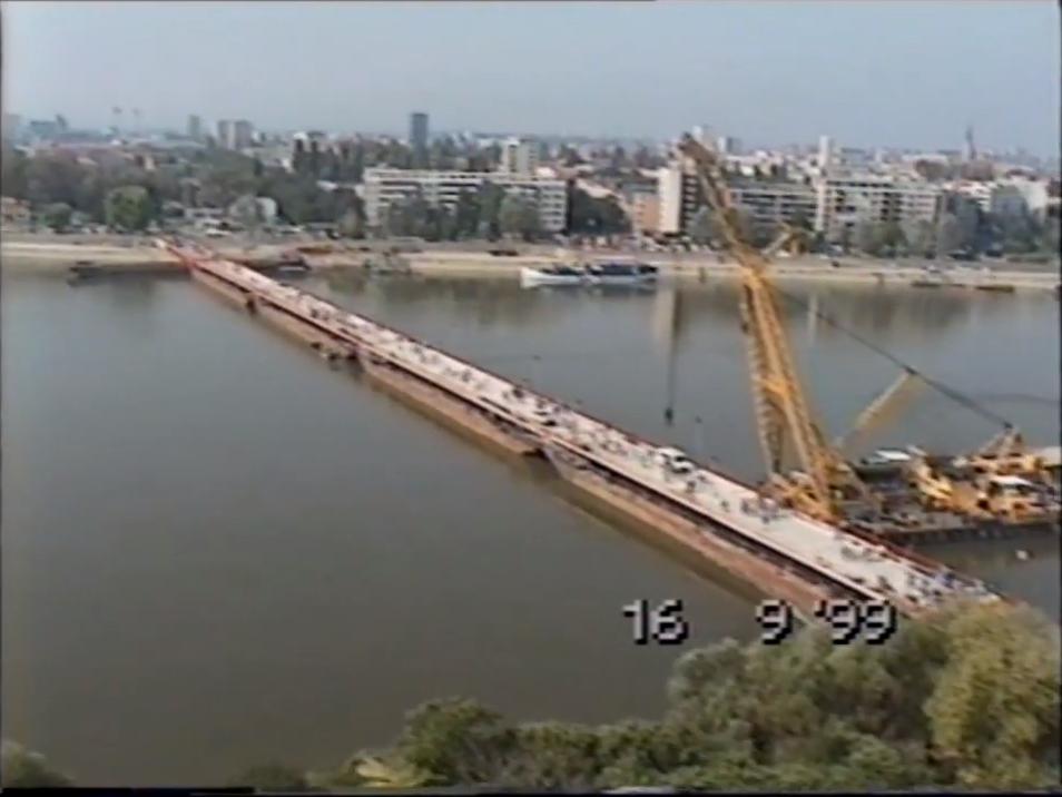 Pontonski most Novi Sad 1999.jpg