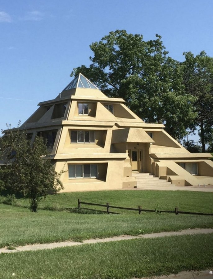 pyramid house.jpg