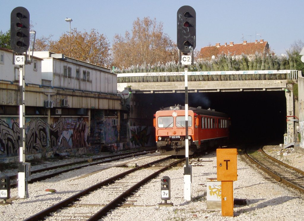 Split_suburban_train.jpg