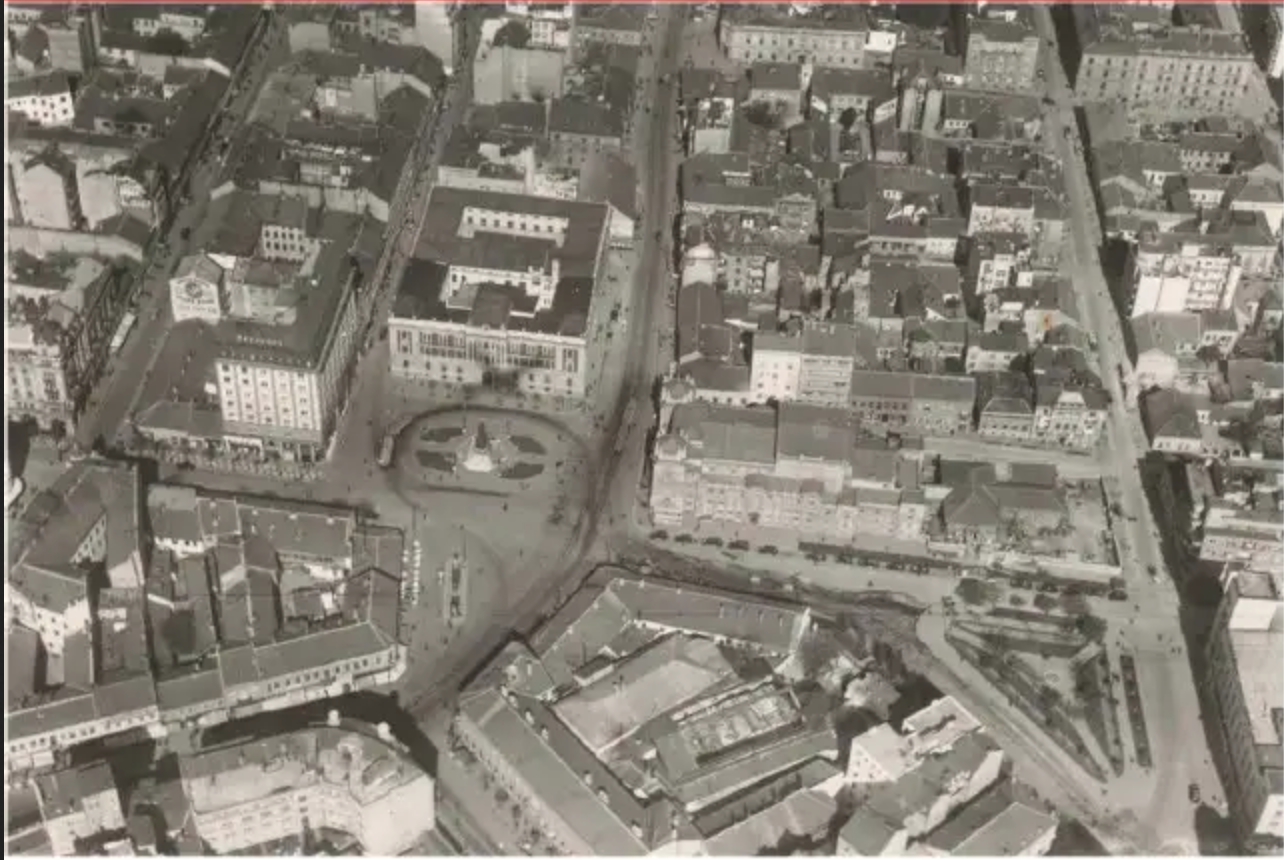 Trg Republike - circa 1935.png
