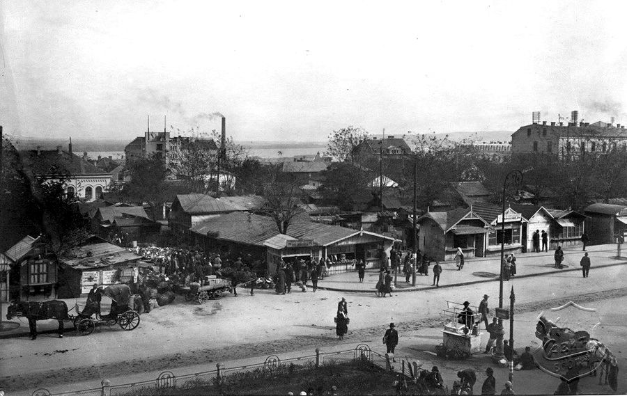 VELIKA PIJACA - KRALJEV TRG sredinom 20 ih.jpg