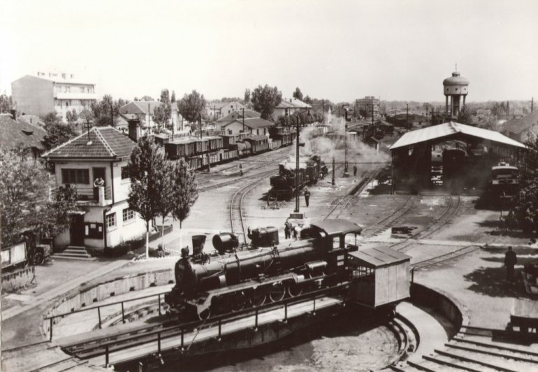 zeleznicka-lozionica-za-vreme-uzane-pruge-lajkovac-1202-2014-01-foto-d.-medenica_iff.jpg