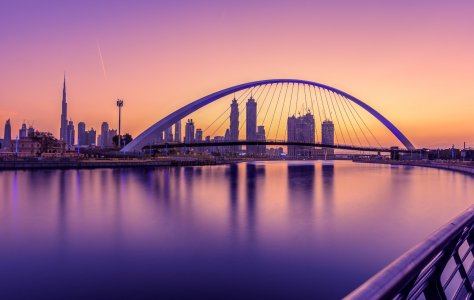 BUhoO4NW-Dubai-Skyline-2019.jpg