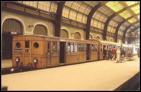 Piraeus-Athens_Electric_Railway_terminal.jpg